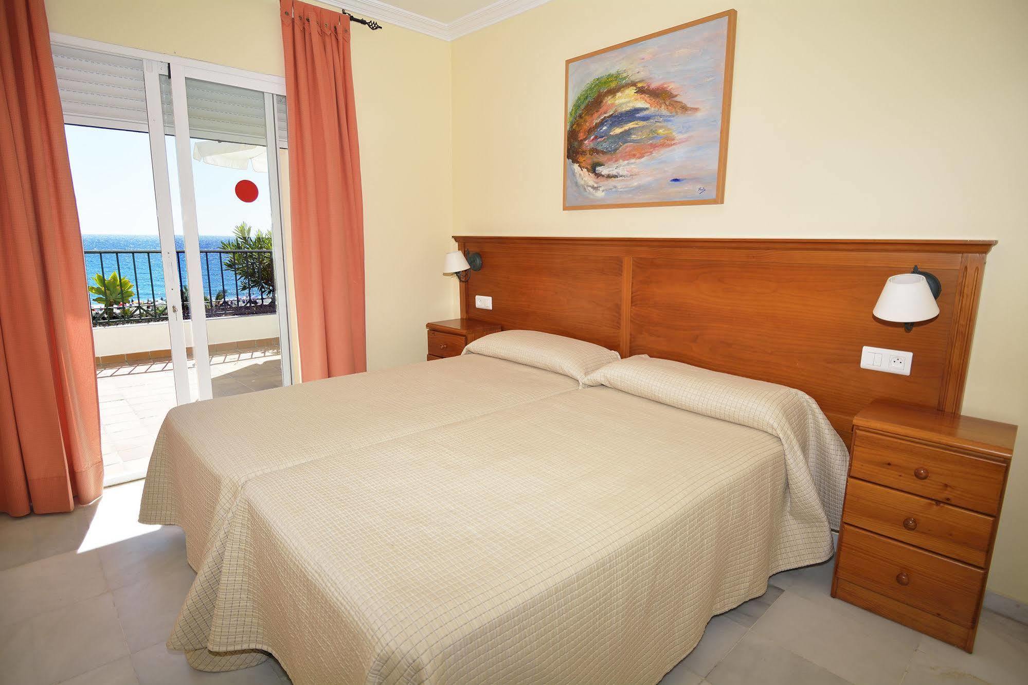 Apartamentos Hc Burriana Playa Нерха Екстериор снимка