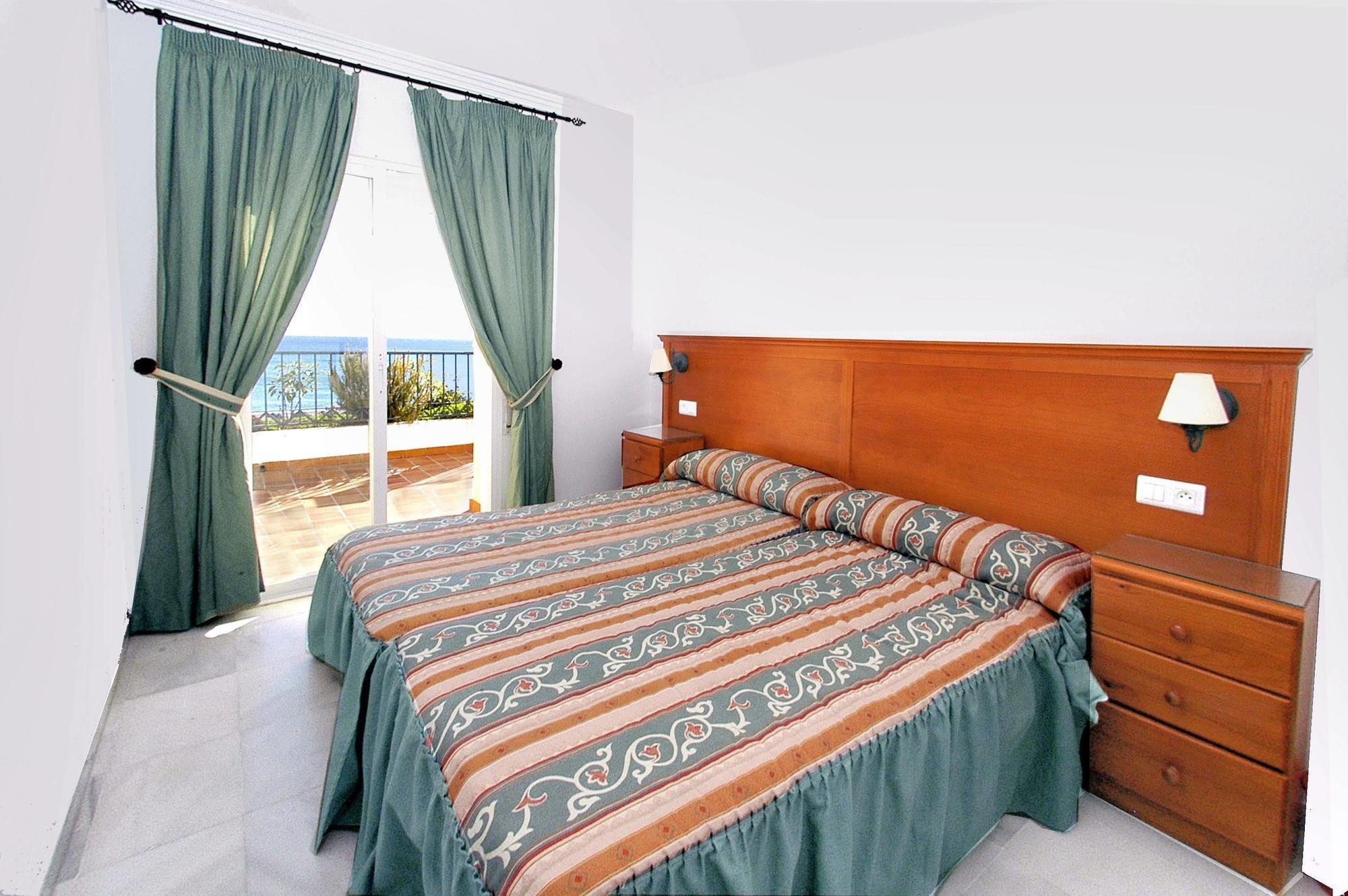 Apartamentos Hc Burriana Playa Нерха Екстериор снимка